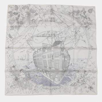 Pre Owned Hermes Carre Hermes Flagship Hermes Flagship Size 90 White/Black/Grease Silk100%