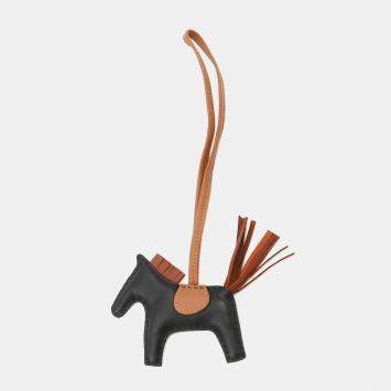 Pre Owned ركاب روديو هرميز جلد خروف أسود/ذهبي/سيان حجم صغير