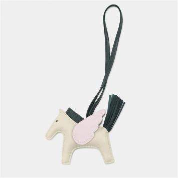 مملوكة مسبقًا Hermes Rodeo Pegasus Craie / Rose Sakura / Vert Shipley Lambskin