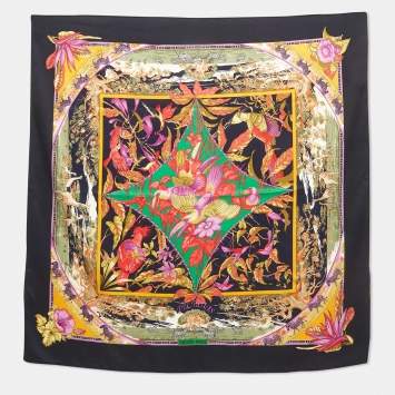 مملوكة مسبقًا Hermès Navy Blue Tropiques Silk Scarf