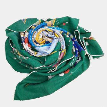 مملوكة مسبقًا Hermès Cashmere scarf and shawl