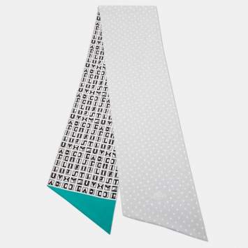 مملوكة مسبقًا Hermes Grey/Menthol Cut Lettres Et Pois Silk Maxi Twilly 