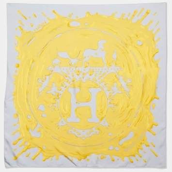 مملوكة مسبقًا Hermès Grey & Yellow Peinture Fraiche Printed Silk Square Scarf