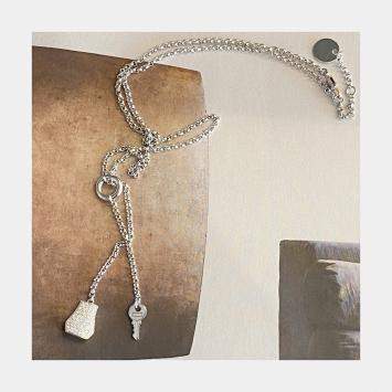 مملوكة مسبقًا Hermes Kelly Clochette Long Necklace 18K White Gold Diamond Set