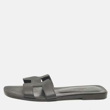 Pre Owned Hermes Black Leather Oran Flat Sandals Size 37.5