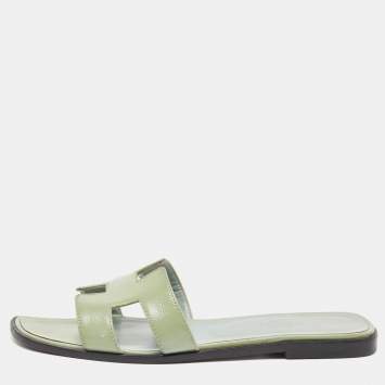 Pre Owned Hermes Green Patent Leather Oran Flat Slides Size 38.5