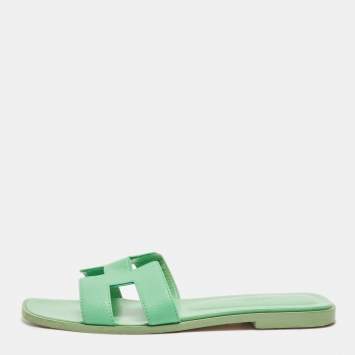 Pre Owned Hermes Green Leather Oran Flat Sandals Size 38.5
