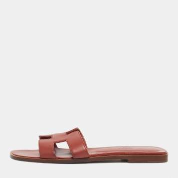 Pre Owned Hermes Brick Red Leather Oran Flat Slides Size 38.5