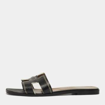 مملوكة مسبقًا Hermès Oran Size 38.5 Black Perforated Patent Leather Flat Slides