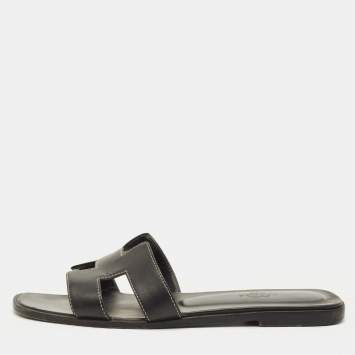 مملوكة مسبقًا Hermes Oran Size 39 Black Leather Flat Slide