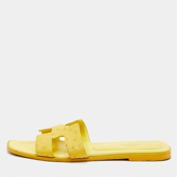 Pre Owned Hermes Oran Size 41 Yellow Ostrich Leather Flat Slide Sandals