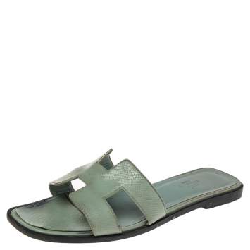 مملوكة مسبقًا Hermes Blue Patent Leather Oran Flats Size 38