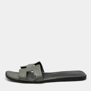 Pre Owned Hermes Grey/Black Leather Oran Flat Slides Size 40.5