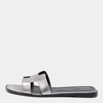 Pre Owned Hermes Silver Leather Oran  Sandals Size 40.5
