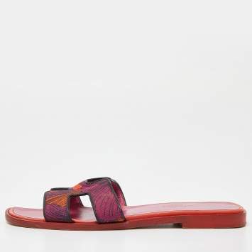Pre Owned Hermes Pink Printed Canvas Oran Slide Sandals Size 35
