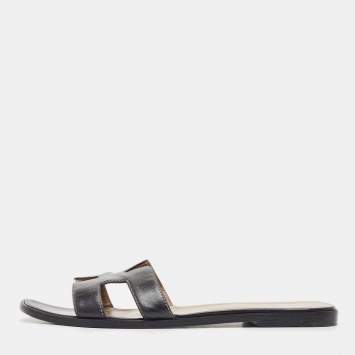 Pre Owned Hermes Black Leather Oran Flat Slides Size 40.5