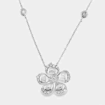 Pre Owned 14K White Gold Lucky Floral Diamond Pendant Necklace (0.40ctw)