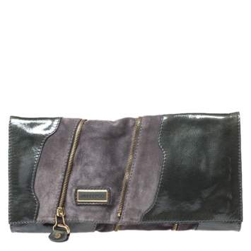 مملوكة مسبقًا Jimmy Choo Grey Patent Leather and Suede Flap Clutch