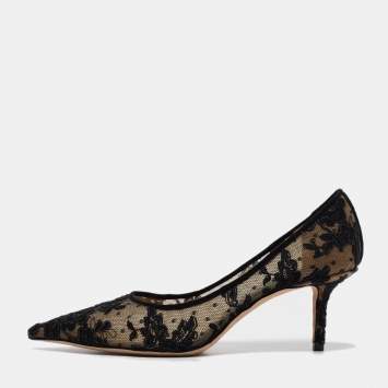 مملوكة مسبقًا Jimmy Choo Black/Beige Lace and Mesh Love Pumps Size 37.5