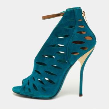 مملوكة مسبقًا Jimmy Choo Size 37 Teal Blue Cutout Suede Tamber Ankle Strap Booties