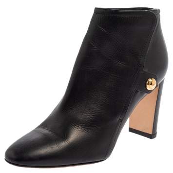 مملوكة مسبقًا Jimmy Choo Black Leather Medal Block Heel Booties Size 38