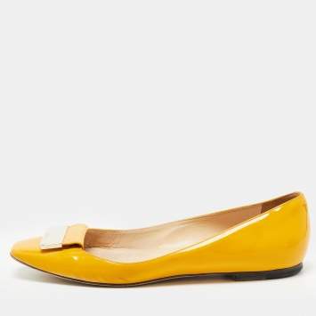 مملوكة مسبقًا Jimmy Choo Light Orange Patent Leather Harlow Ballet Flats Size 39