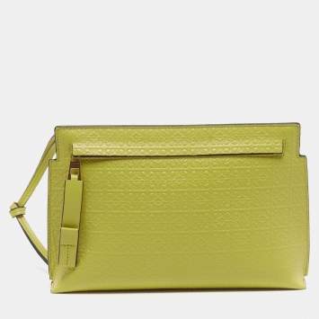 مملوكة مسبقًا Loewe T Mini Green Anagram Embossed Leather Pouch 