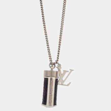 مملوكة مسبقًا Louis Vuitton Monogram Eclipse Collier Charm Chain Necklace