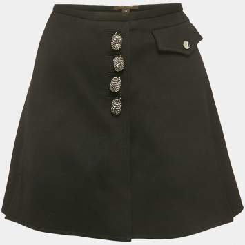مملوكة مسبقًا Louis Vuitton Black Wool Metal Detail Mini Skirt M