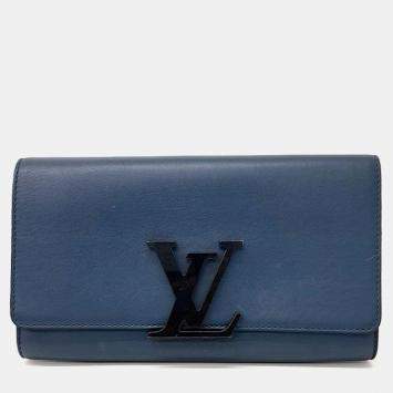 Pre Owned Louis Vuitton Blue Leather Capucines Clutch