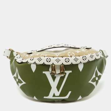 مملوكة مسبقًا Louis Vuitton Khaki/Beige Monogram Giant Canvas Bumbag
