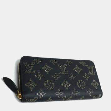Pre Owned  Louis Vuitton Black/Gold Monogram Mahina Leather Long Round Zippy Wallet