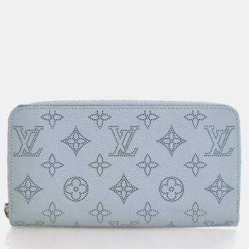 Pre Owned Louis Vuitton Zippy Blue Mahina Leather Wallet