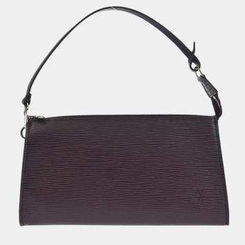 مملوكة مسبقًا Louis Vuitton Purple Epi Pochette Accessoires 24 Handbag