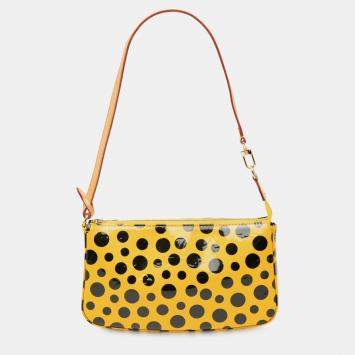 مملوكة مسبقًا Louis Vuitton Yellow Yayoi Kusama Monogram Vernis Dots Infinity Pochette Accessoires