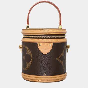 مملوكة مسبقًا Louis Vuitton Monogram Giant Cannes Bucket Bag