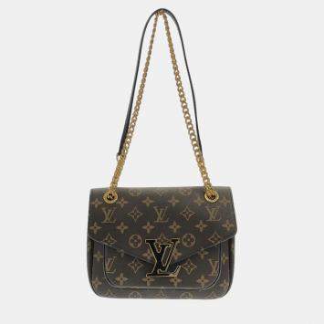 Pre Owned Louis Vuitton Monogram Passy Shoulder Bag