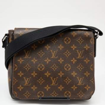 Pre Owned Louis Vuitton Monogram Canvas District PM Bag