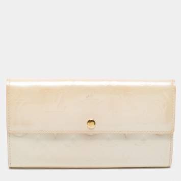 Louis Vuitton Cream White Monogram Vernis Zippy Wallet For Sale at 1stDibs