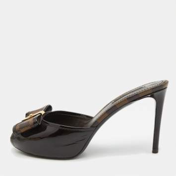 مملوكة مسبقًا Louis Vuitton Brown Patent Leather and Damier Ebene Bow Slide Sandals Size 39
