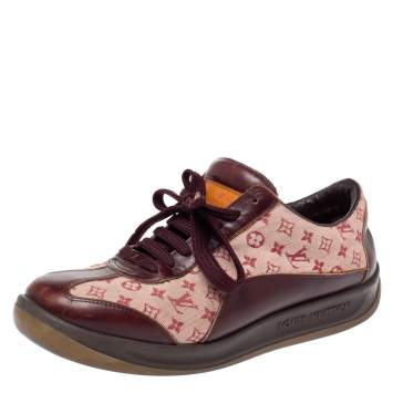 مملوكة مسبقًا Louis Vuitton Burgundy Leather And Beige Monogram Canvas Lace Up Sneakers Size 38