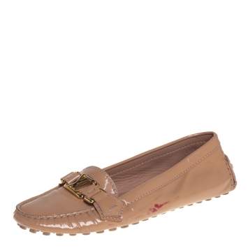 Pre Owned Louis Vuitton Beige Patent Leather  Logo Loafers Size 38