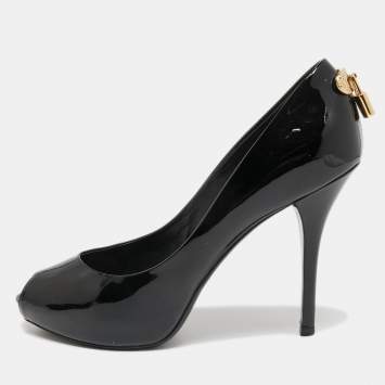 Pre Owned Louis Vuitton Black Patent Leather Lock It Pumps Size 39