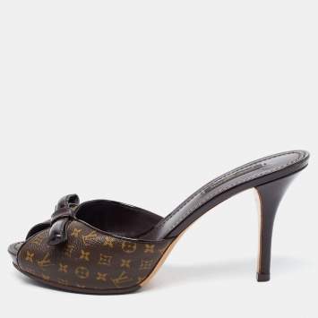 Pre Owned Louis Vuitton Brown Monogram Canvas Malibu Slides Size 36.5