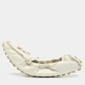 Pre Owned Louis Vuitton White Leather Scrunch Loafers Size 41