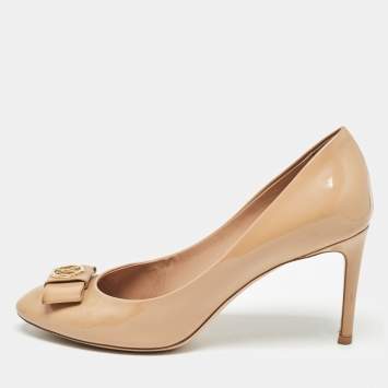 Pre Owned Louis Vuitton Beige Patent Leather Bow Round Toe Pumps Size 37.5