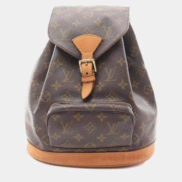 ```json
[{ "name": "Louis Vuitton Monogram Montsouris MM", "name_ar": "مونتسوريس مونوجرام وسط من لويس فويتون" }]
```