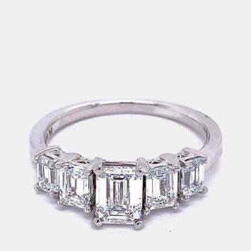 مملوكة مسبقًا 14K Lab Grown Diamonds Emerald Solitaire Ring (1 1/2ctw) US 7