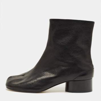 مملوكة مسبقًا Maison Martin Margiela Black Leather Tabi Ankle Length Boots Size 37