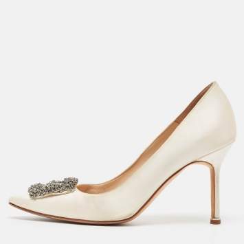 Pre Owned Manolo Blahnik White Satin Hangisi Crystal Embellished Pointed Toe Pumps Size 38.5